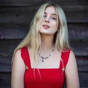 Meet your Posher, Alexandra